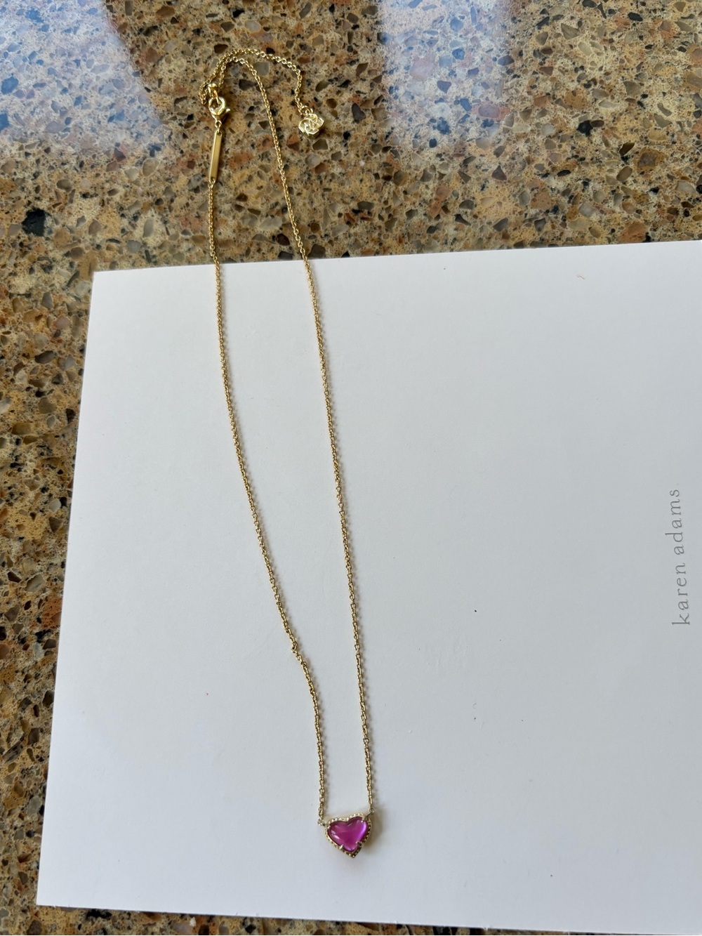 🩷 Kendra Scott Ari Heart Necklace in iridescent fuchsia pink - Picture 2 of 3